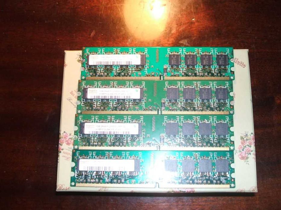 ОЗУ ddr2 pc5300 667mhz 1gb 4шт разом