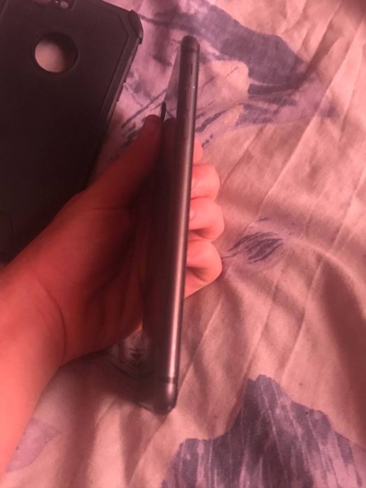 Продам айфон 8+ все працює