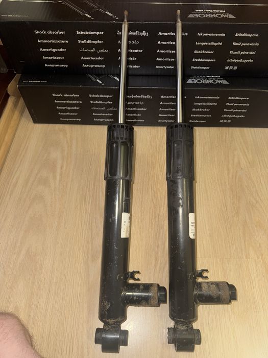 Задні стійки Skoda superb 3 2.0