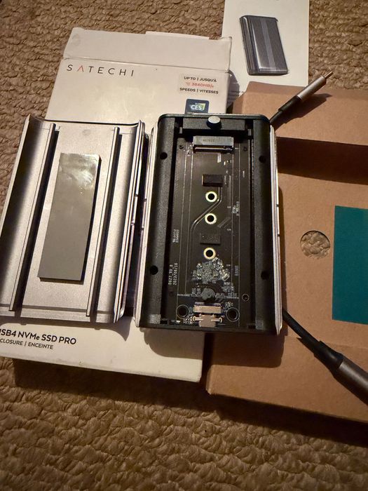 Зовнішня кишеня Satechi Pro Enclosure для NVMe SSD Grey