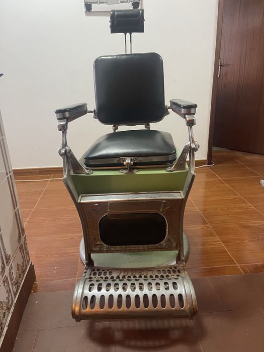 Cadeira de barbeiro antiga