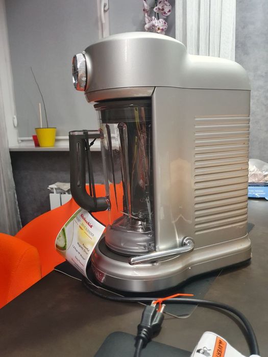 Продам Kitchenaid magnetic drive blender