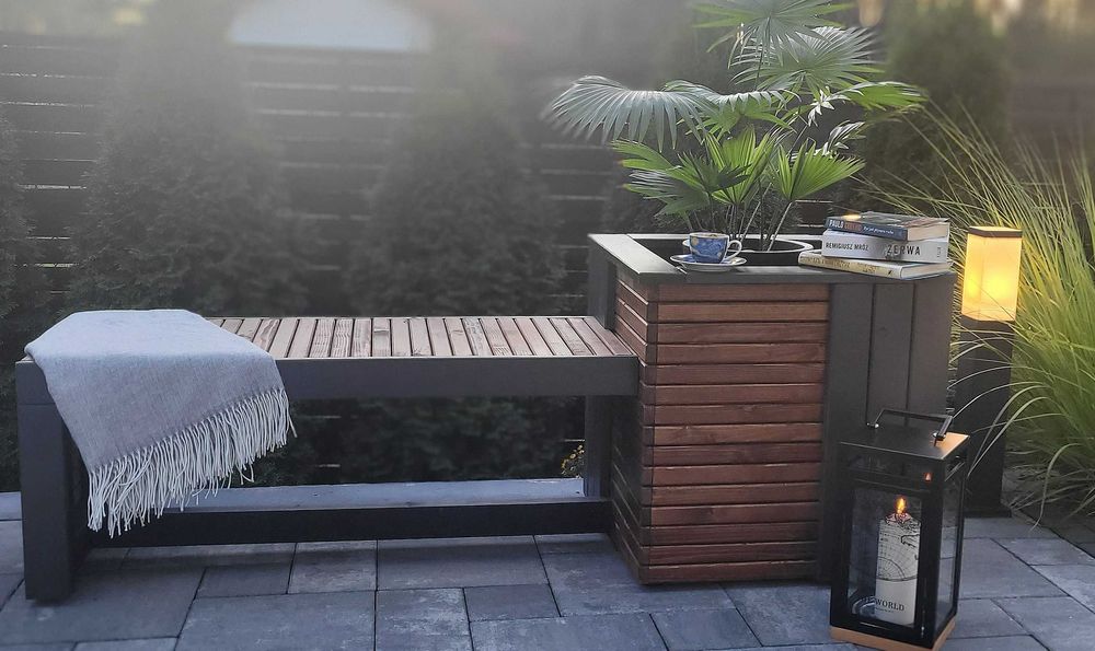 Donica, ławka - drewniane meble ogrodowe, doniczka