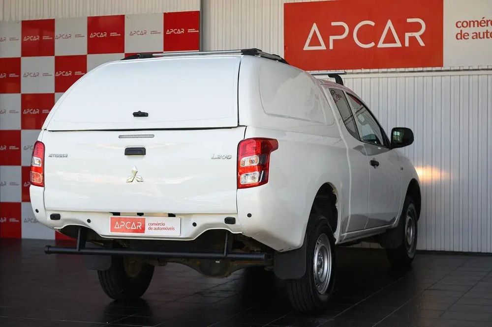 Mitsubishi L200 2.4 DI-D Club Invite Strakar Look 4WD