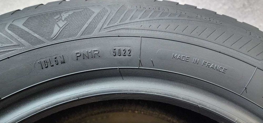 215.60.16 Goodyear Vector 4Seasons 2шт