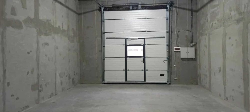 Сдам Склад 465кв.м  Офисное здание 426 кв.м  в Гостомеле , Длительно!