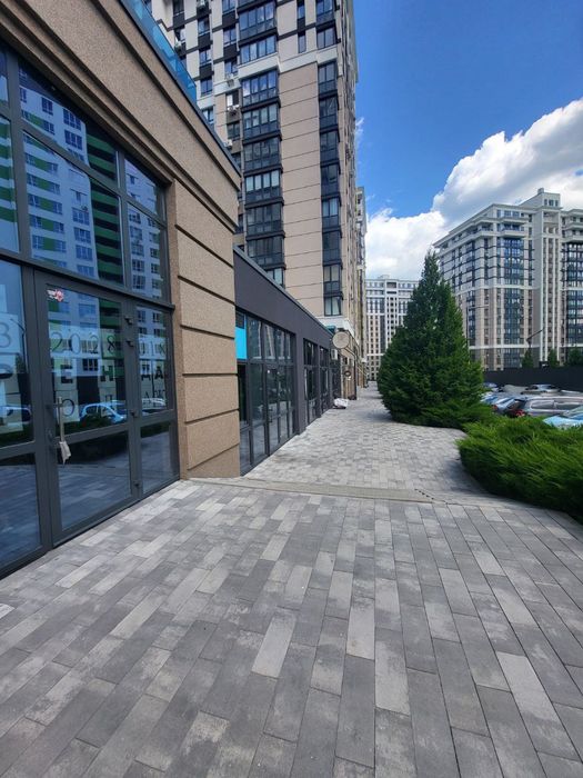 Комерційне приміщення поряд з Центральним парком