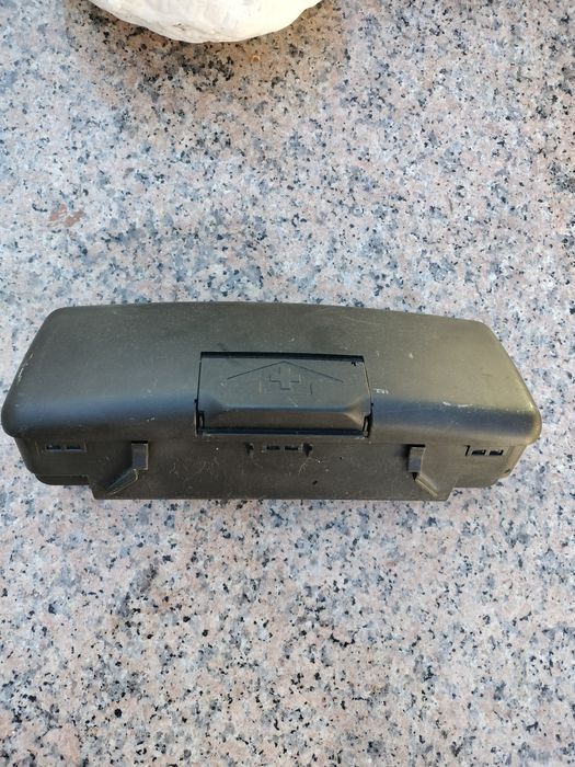 Caixa Primeiros socorros BMW