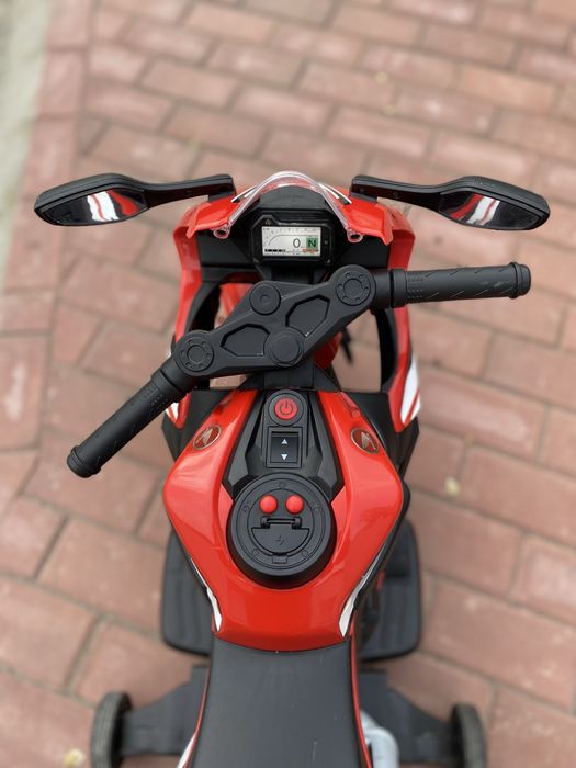 Motor na akumulator Honda CBR 1000RR – sprawny, LED, ładowarka
