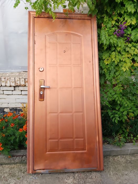 Продам входные двери