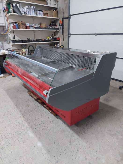 Холодильна вітрина "Риба на льоду".