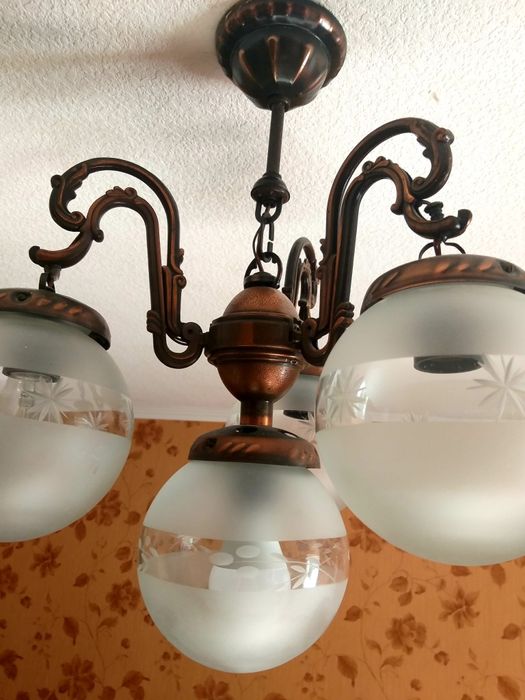 Продам медную люстру в отличном состоянии