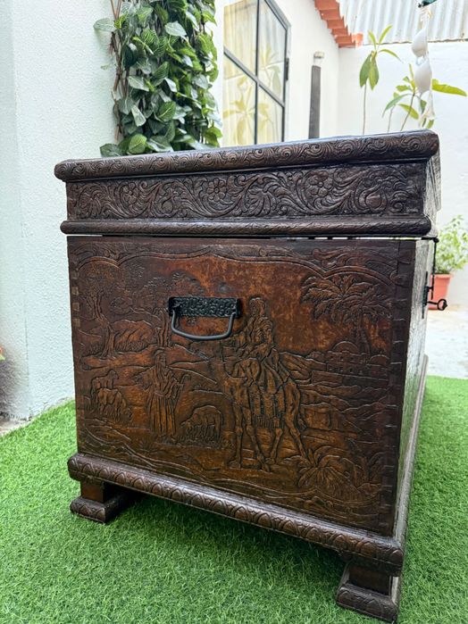 Arca Baú em Madeira de Cânfora