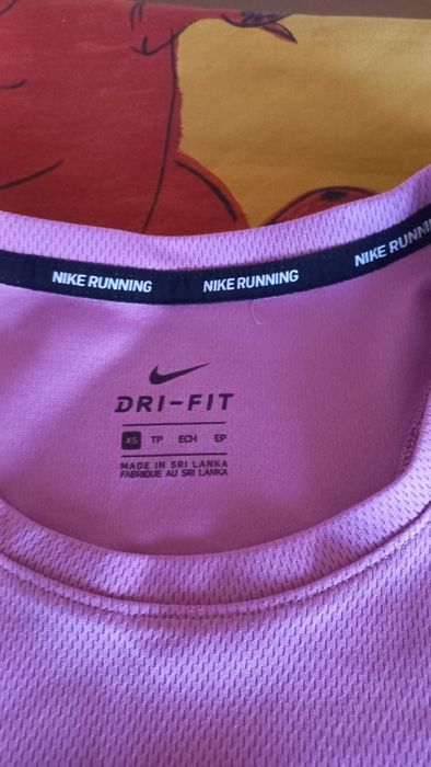 Футболка жіноча Nike