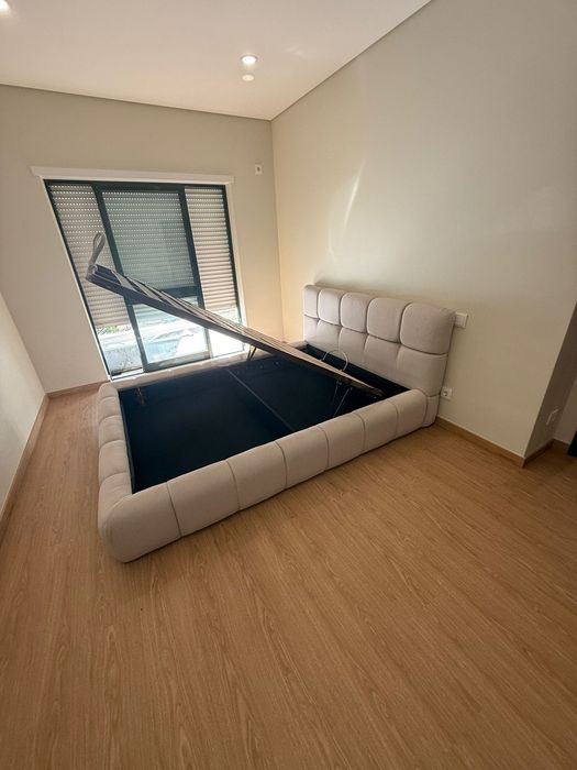 Cama da cabeceiras basto