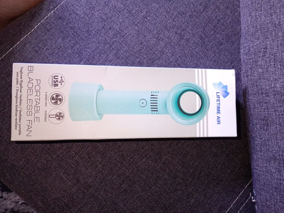 Wiatrak przenośny do ręki