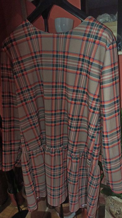 Piękna sukieneczka rozmiar 46