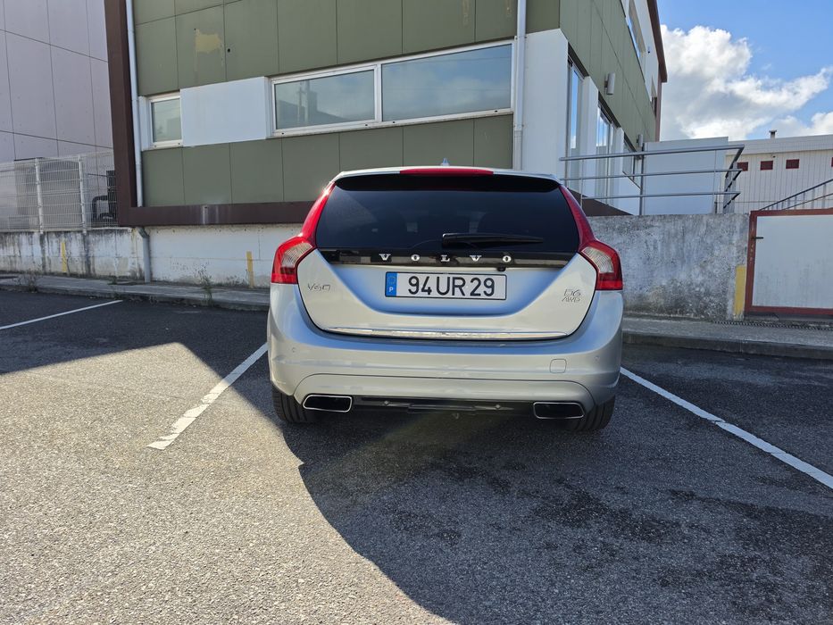 Volvo V60 Hibrida Plug-in D6 AWD