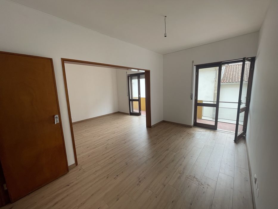 Alugo Apartamento T3 ( Centro da Cidade )