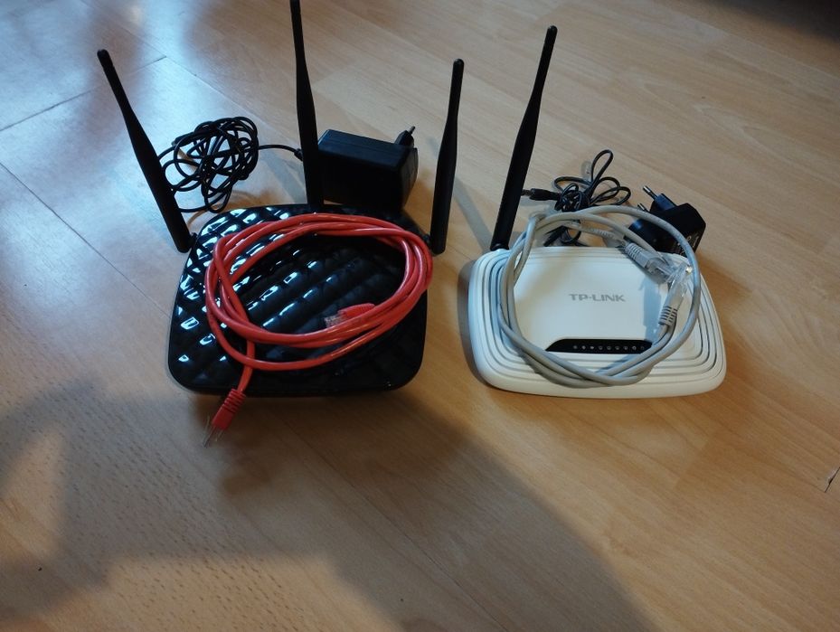 Router Actina cerberus p6806 + Router Tp-link TL-WR740N
