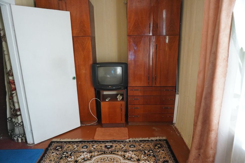 Продам 2 кімнатну квартиру в центрі , зупинака 5 школа