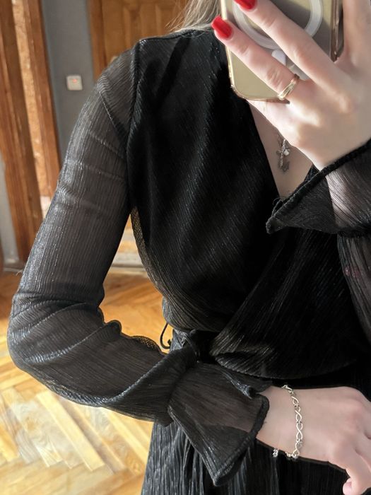 Неймовірна сукня