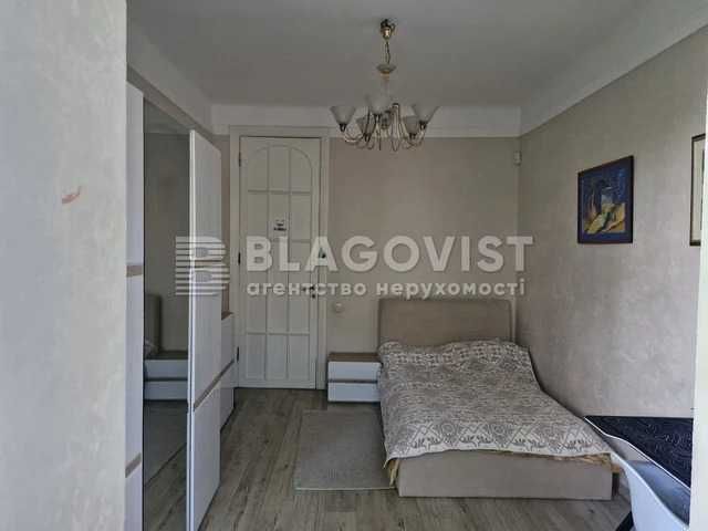 Продаж 4 кімнатна Сталінка вул  Джохара Дудаева 11