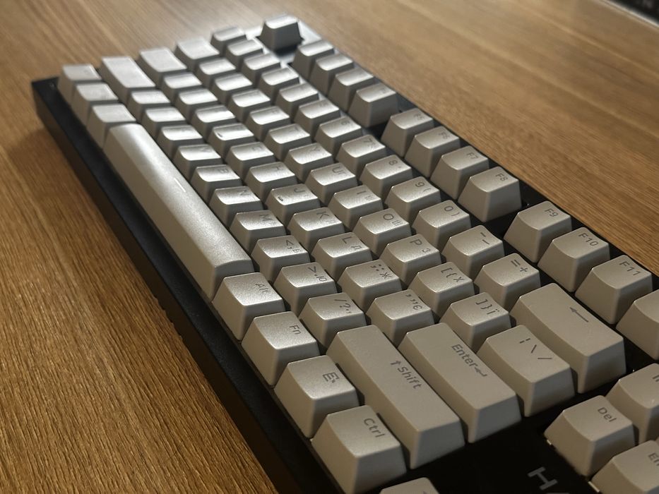 Hator Skyfall TKL Pro — механічна клавіатура з hot-swap
