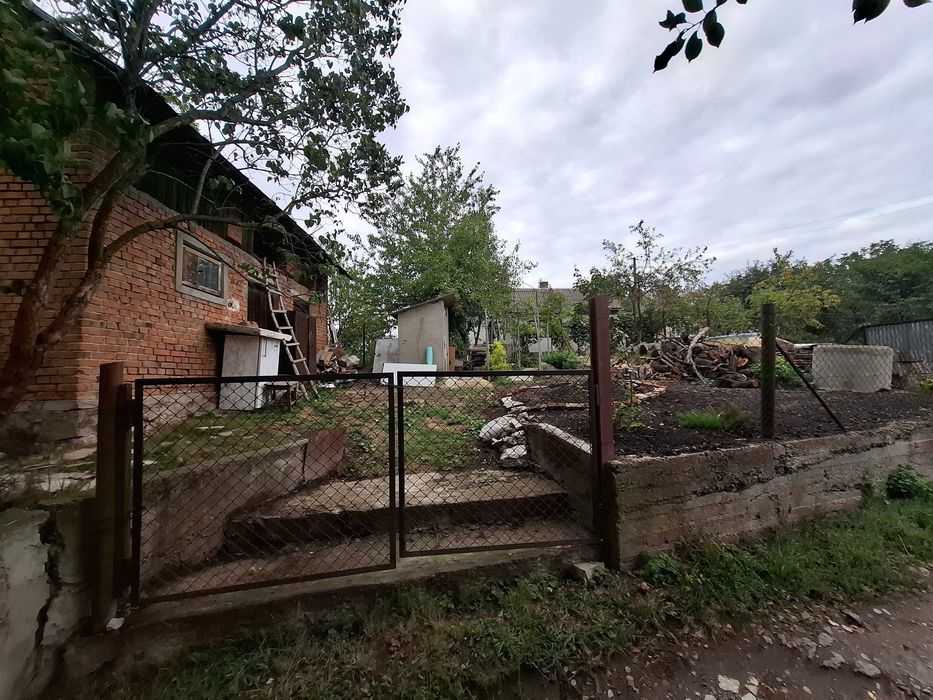 Продаж Будинку смт. Запитів