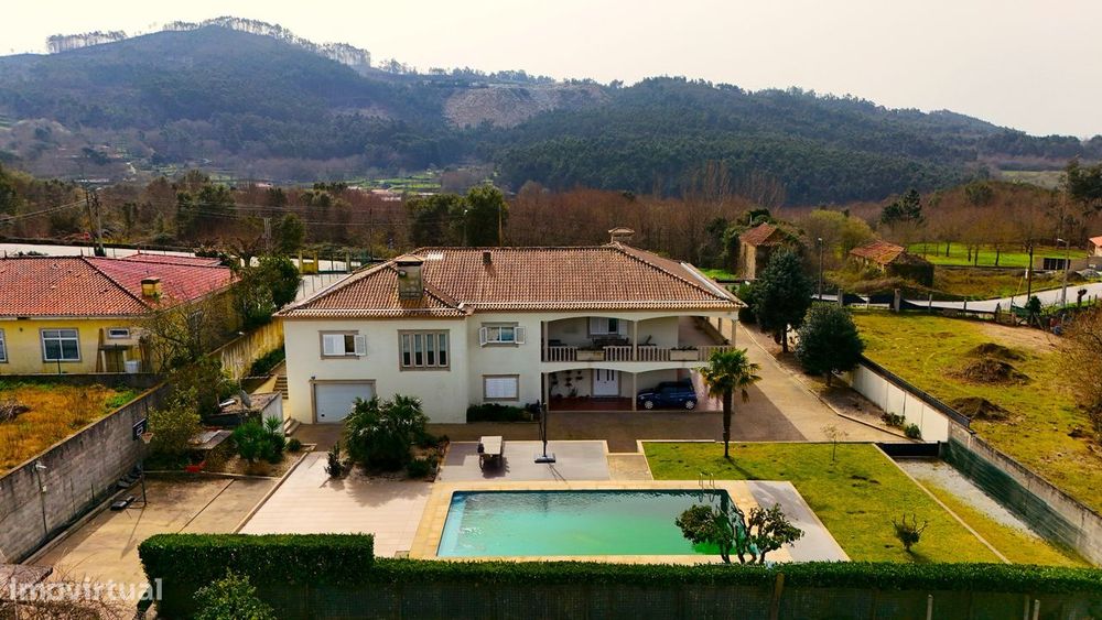 Moradia T4 em Vila Boa do Visto com Piscina