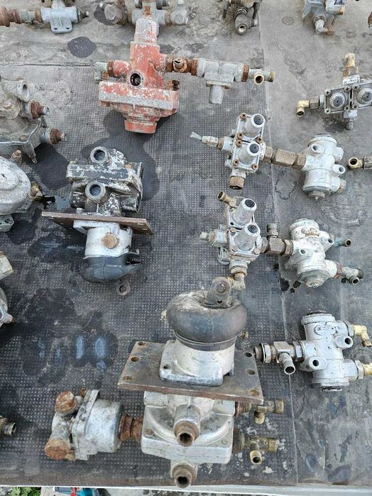 Тормозной кран, главный, пневмо кран Маз, Краз, Камаз, Зил