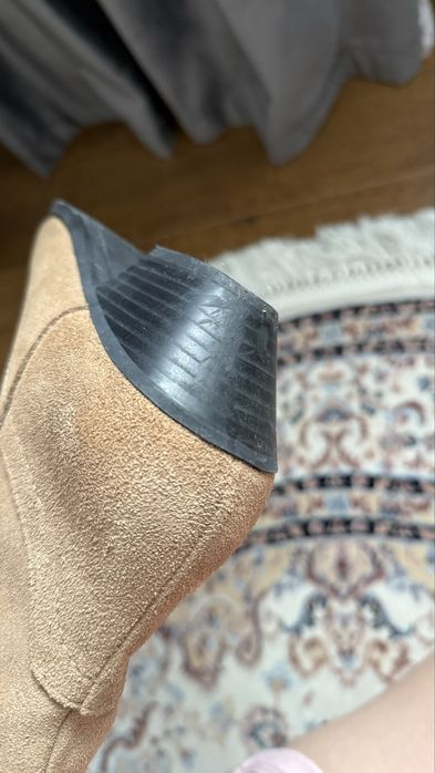 Козаки з натуральноі замші 39р, PULL&BEAR