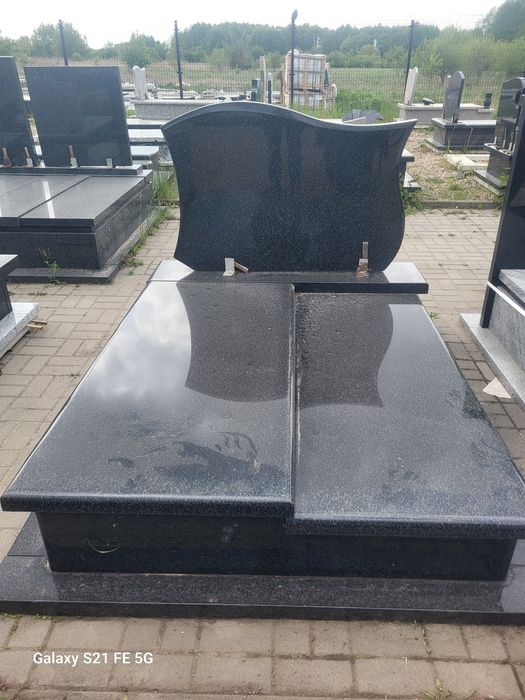 Nagrobki granitowe od 3500