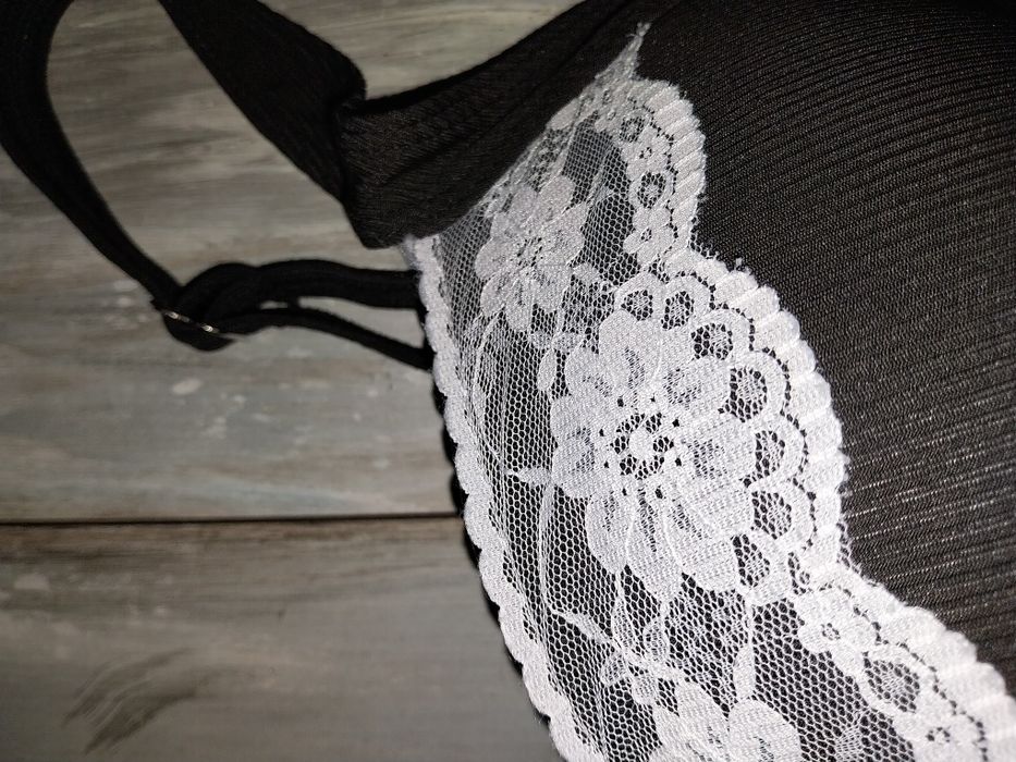 Piękny elegancki strój kąpielowy