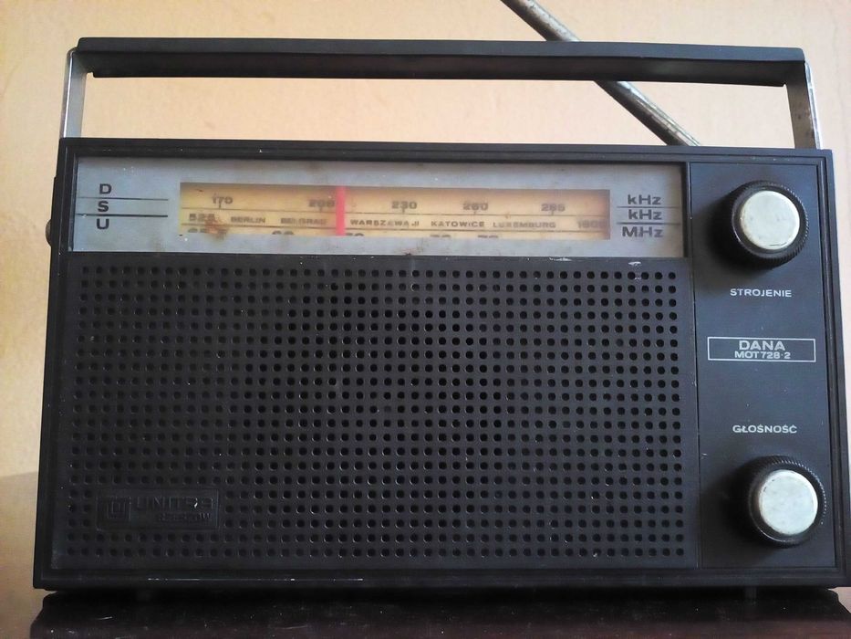 Radioodbiornik przenośny Unitra Dana MOT 728-2