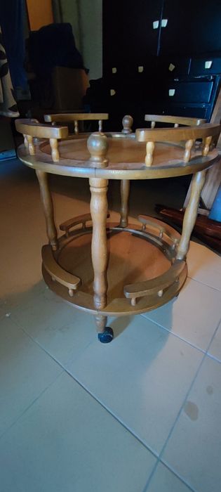 Stolik kawowy na kółkach