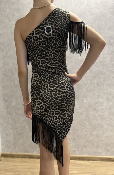 Тренувальна сукня