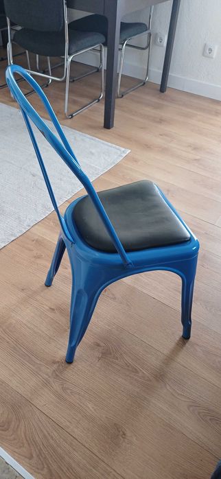 Cadeira aço leroy merlin compreinpor 49€  vendo por 30€