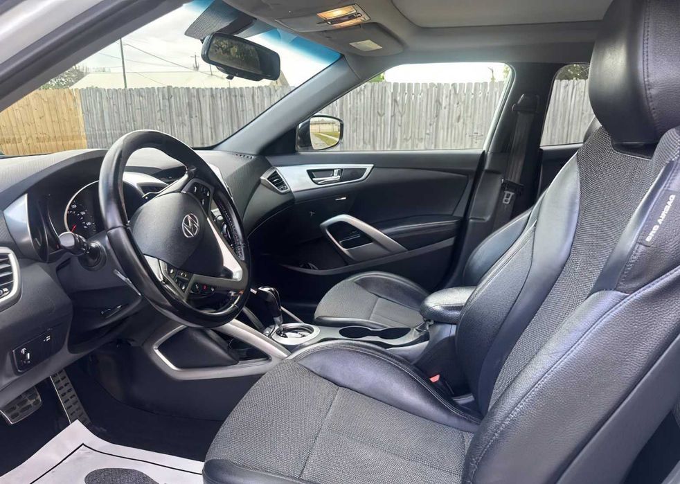 Hyundai Veloster      2015