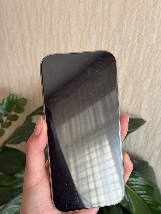 iPhone 16 pro 256 natural titanium