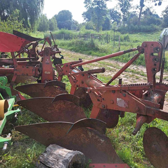 Плуг двох трьох  чотирьх оборотні