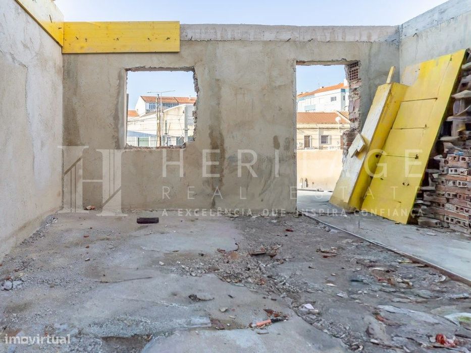 T0+1 totalmente remodelado com quintal e churrasqueira | Baixa da B...