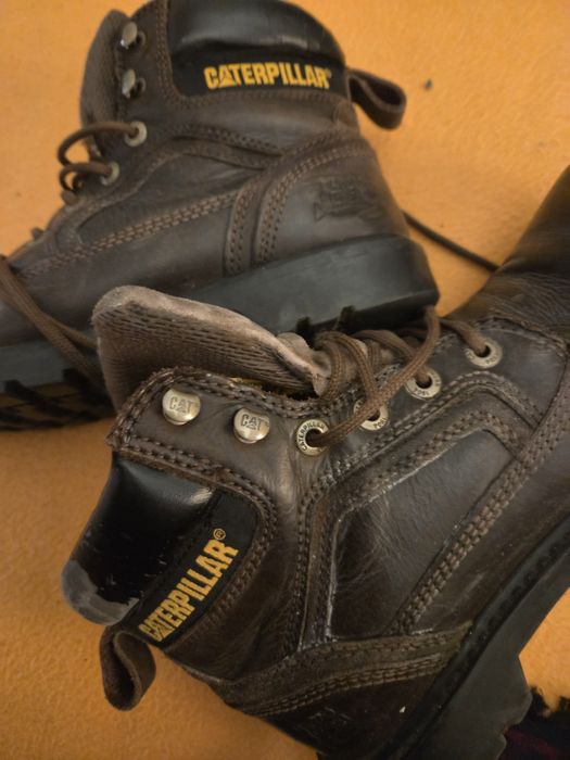 Botas Caterpillar em 42 ou 9 USA