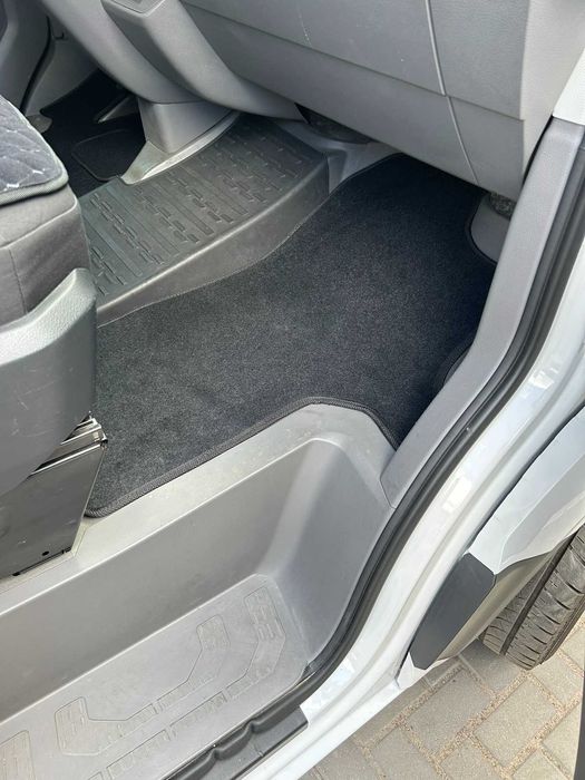 Авто килимки в салон Mercedes Vito Viano Sprinter / Crafter LT 35 46