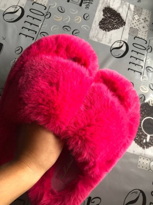 Домашні тапочки пухнасті