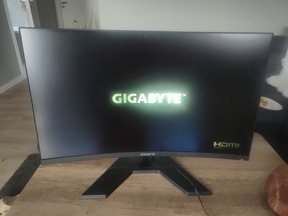 Gigabyte G32QC uszkodzone podwietlenie