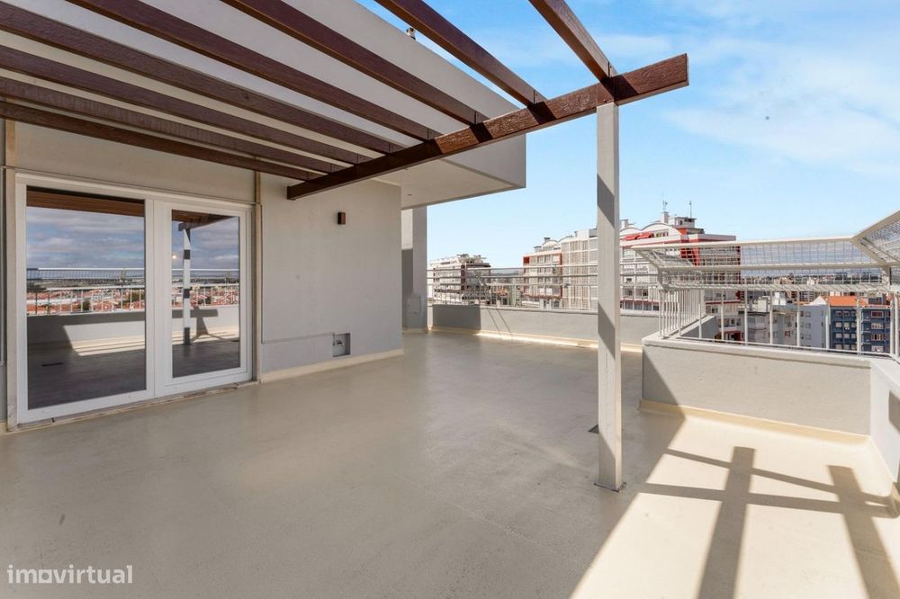 Penthouse T6 com Terraço de 131 m2 e Vista sobre Lisboa | Alvalade
