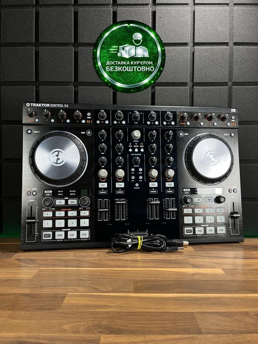 NI Traktor Kontrol S4 MK2 (Доставимо кур’єром — БЕЗКОШТОВНО!)