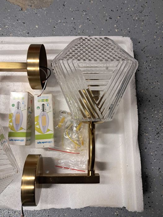 2 nowe piękne kinkiety, klosze ze szkła, mocowania chyba z mosiądz