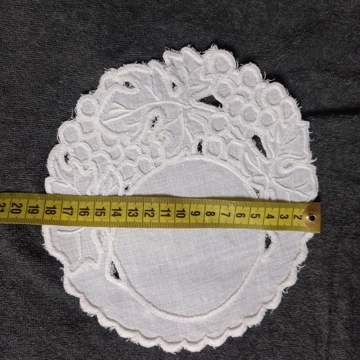 Serwetka haft richelieu